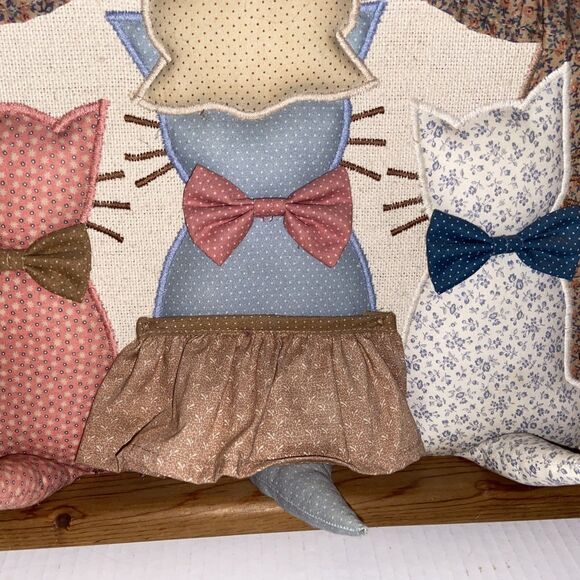 Vtg. Valorie Folk Art Appliqué Calico Cats Dimensional Framed Picture 14x16 - Picture 2 of 6